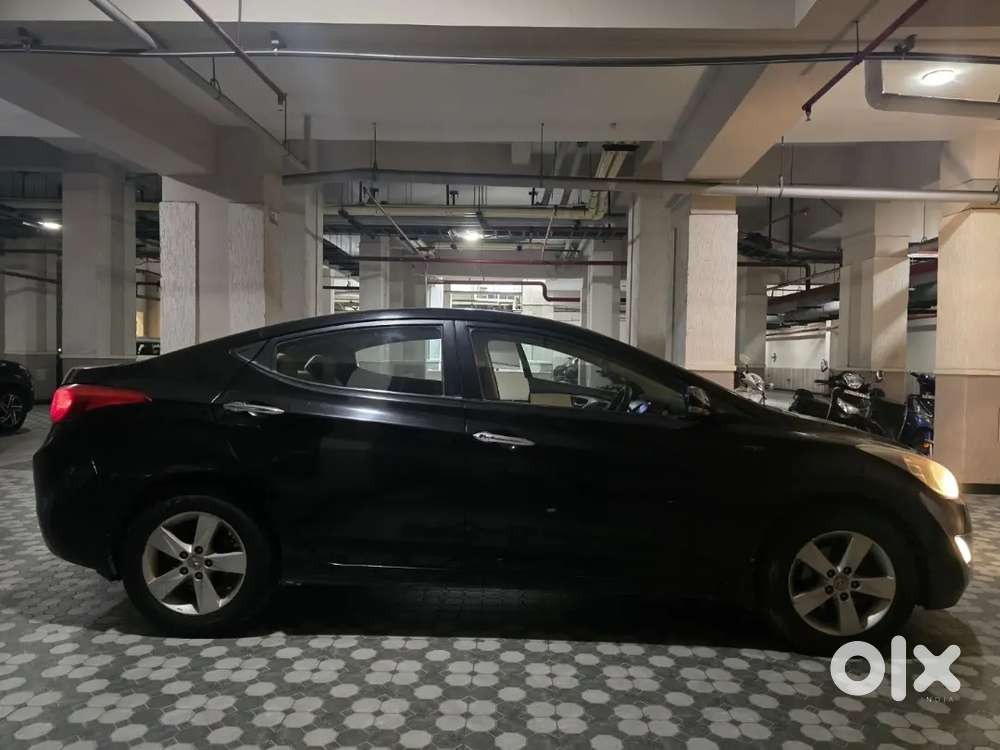 Hyundai Elantra 2013 Petrol Well Maintained