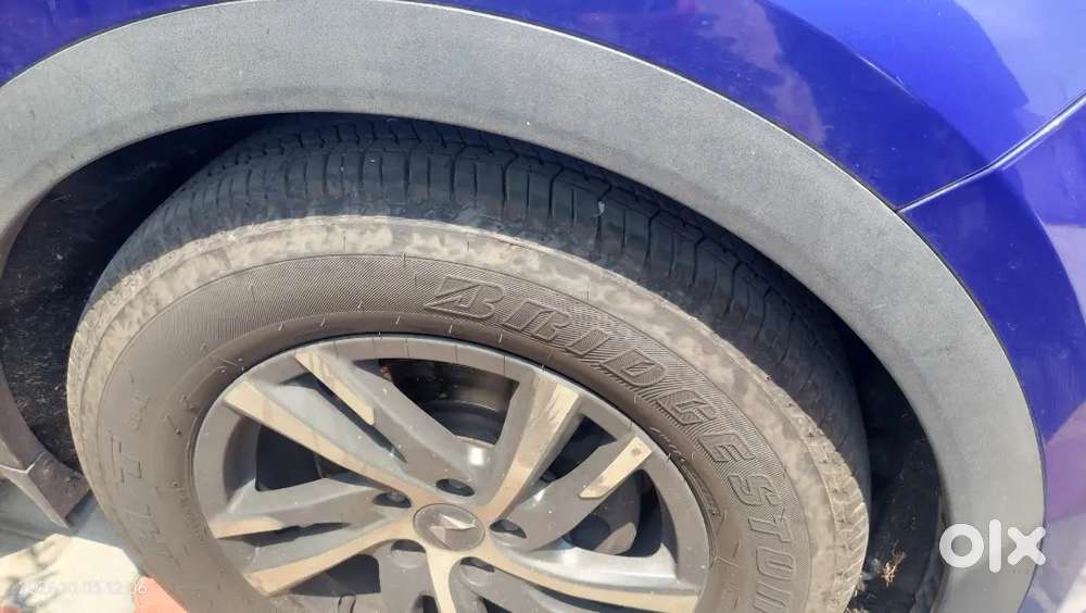 Mahindra Xuv700 2022 Petrol 74000 Km Driven