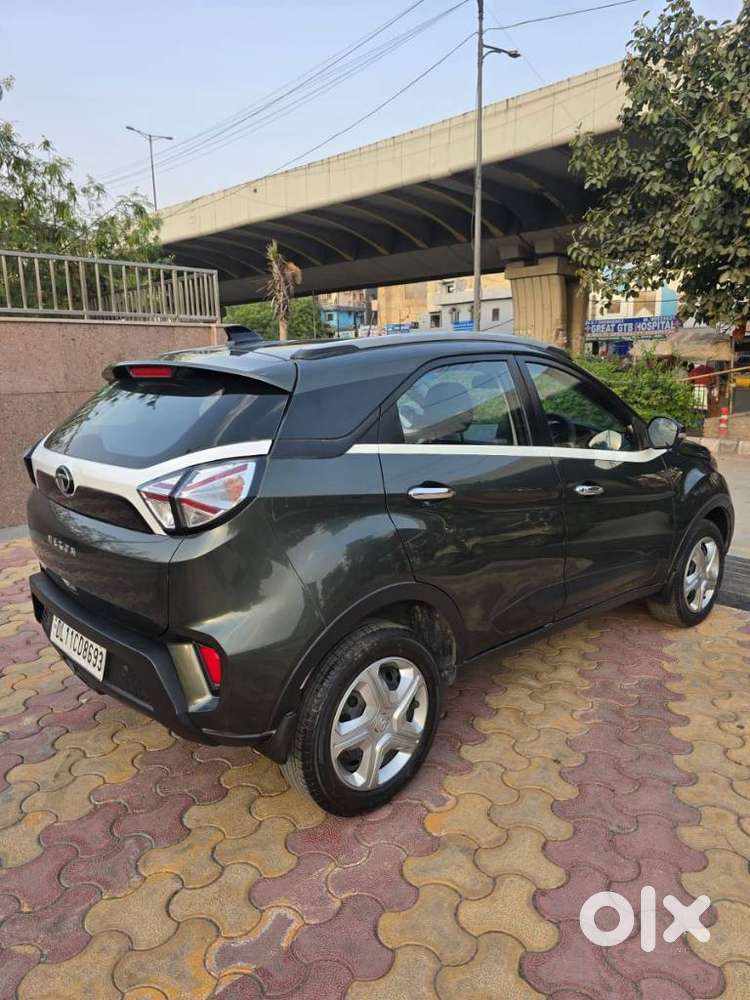 Tata Nexon 1.2 Revotron Xm (s), 2023, Petrol