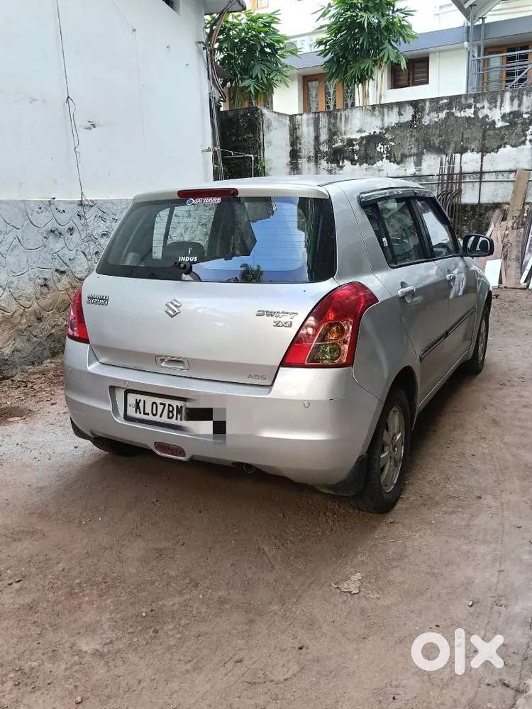 Maruti Suzuki Swift Zxi 2010