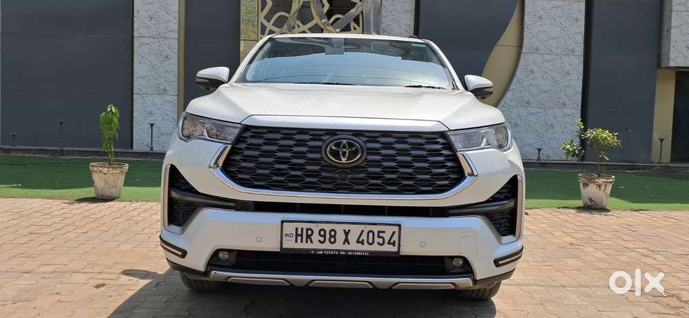 Toyota Innova Hycross 2.0 Zx (o) Hybrid 7 Str, 2025, Petrol