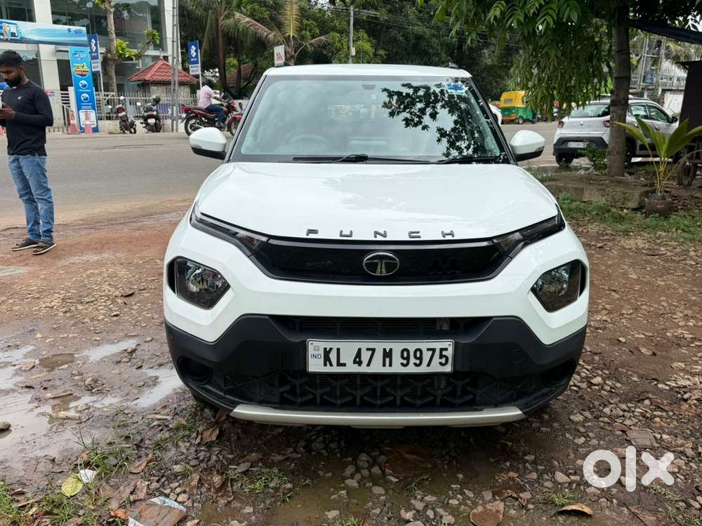 2025 Tata Punch Adv Amt