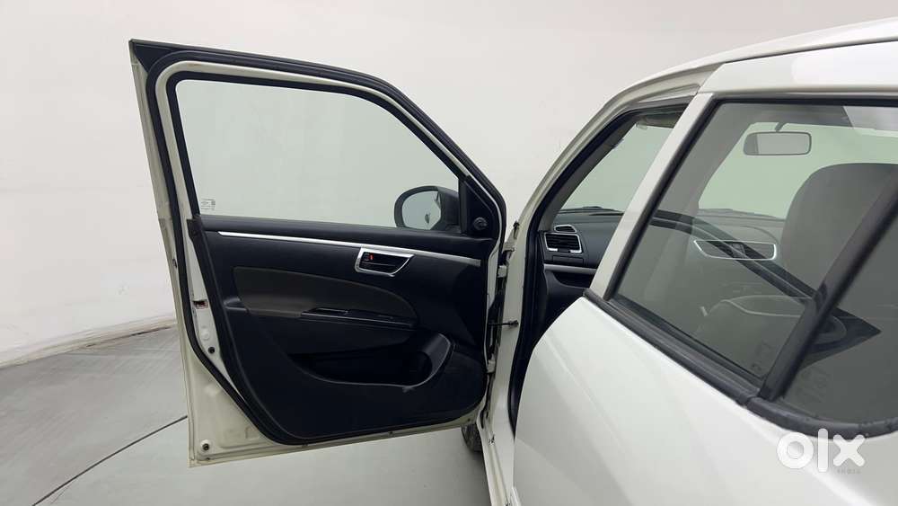 Maruti Suzuki Swift 1.2 Lxi (o), 2015, Petrol
