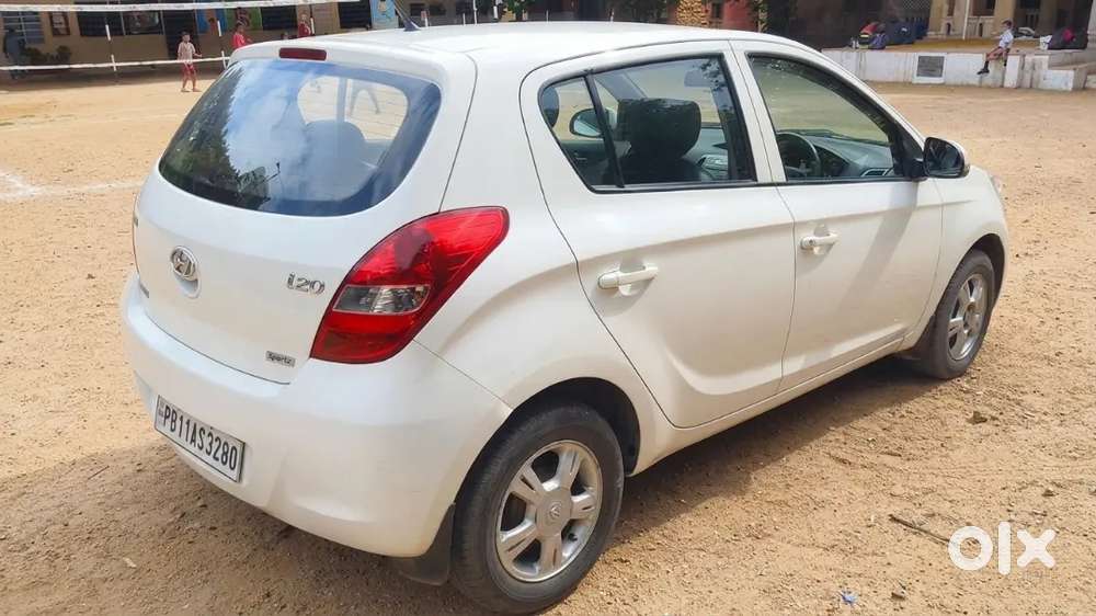 Hyundai I20 Sportz Diesel Well Maintained,pb No.