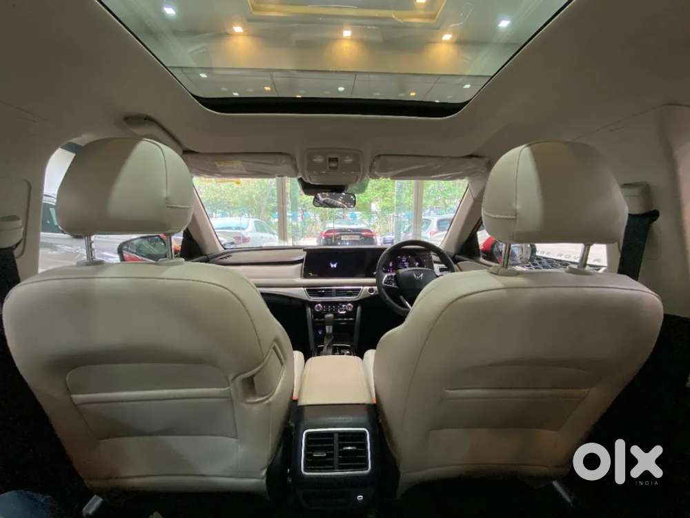 Mahindra Xuv700 2.2 Ax 7 Diesel At Str Awd, 2022, Diesel