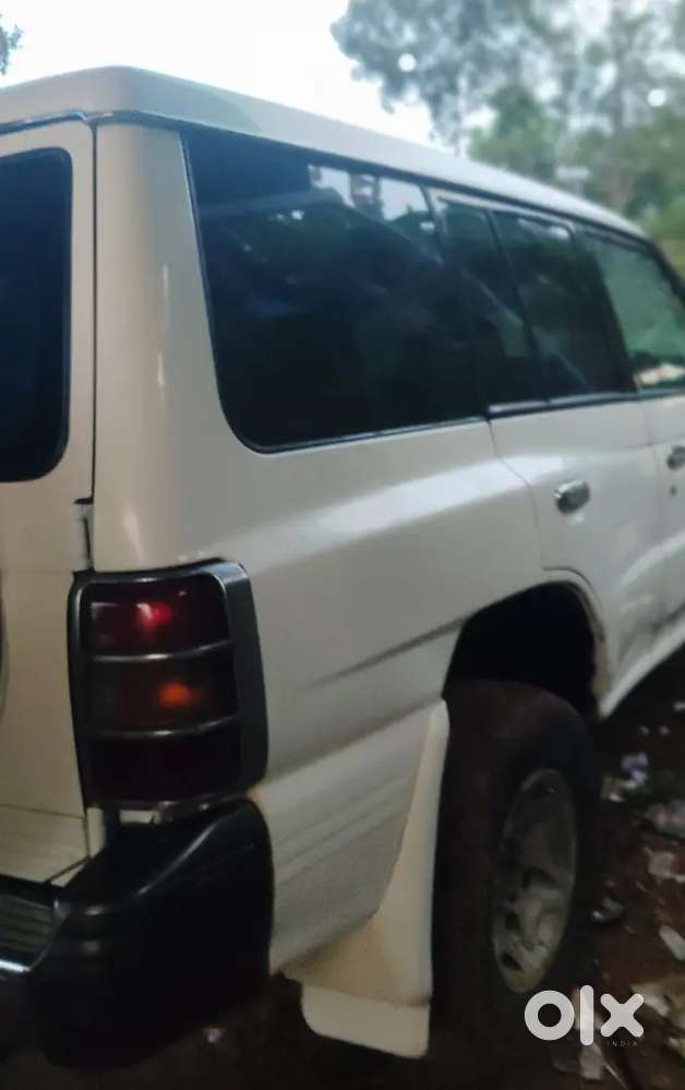 Mitsubishi Pajero At