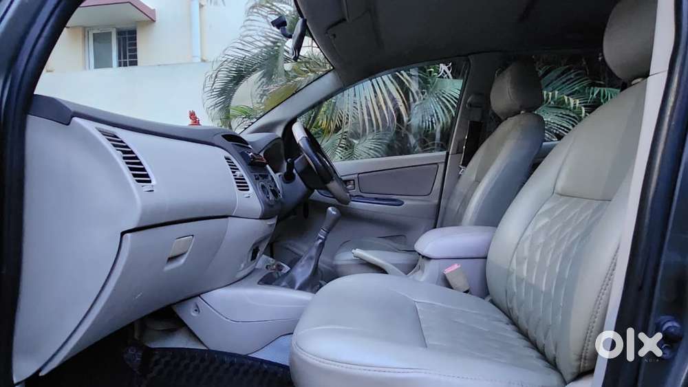 Toyota Innova 2004-2011 2.5 G4 Diesel 8-seater, 2011, Diesel
