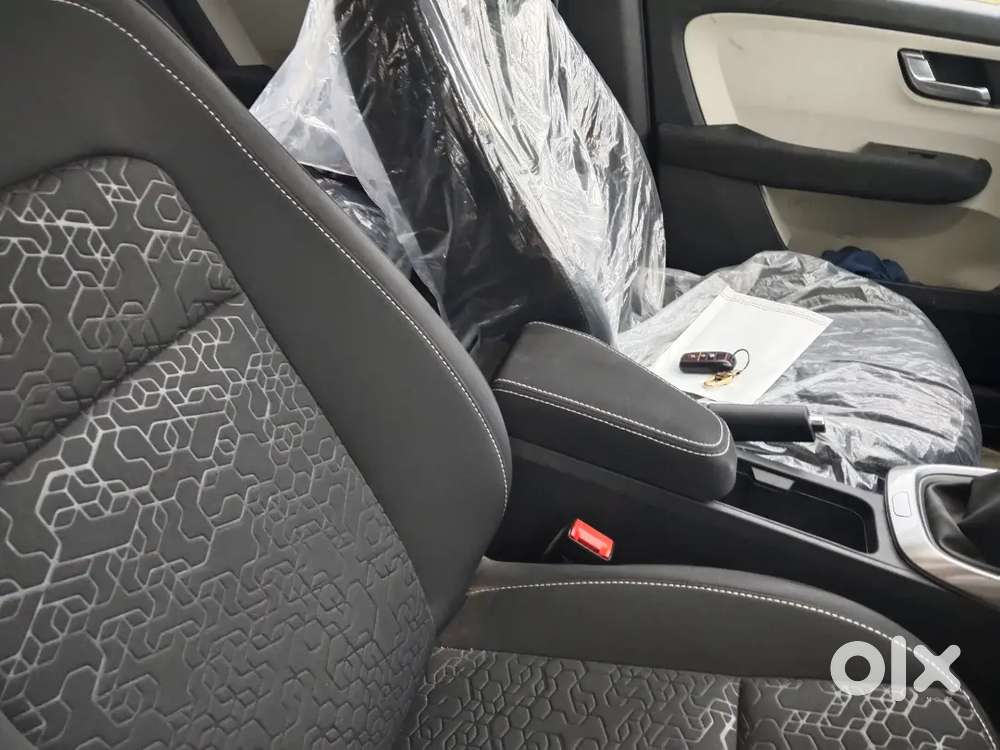 Tata Altroz 2023 Cng & Hybrids 3352 Km Driven