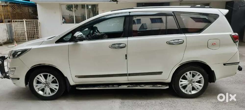 Toyota Innova Crysta 2.4 Z 11/2018
