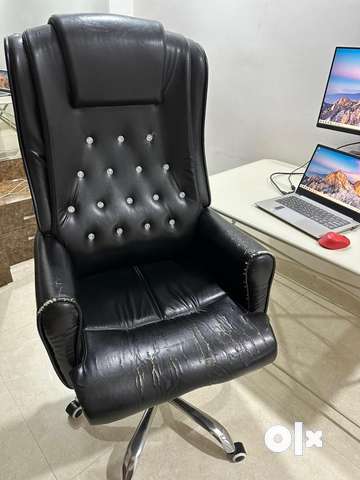 Ergonomic best sale chair olx