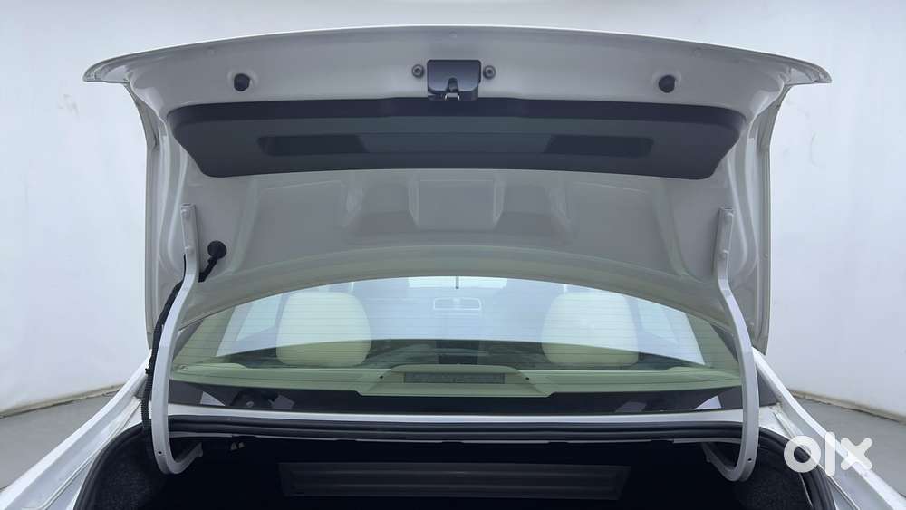 Volkswagen Vento 1.6 Highline, 2022, Petrol