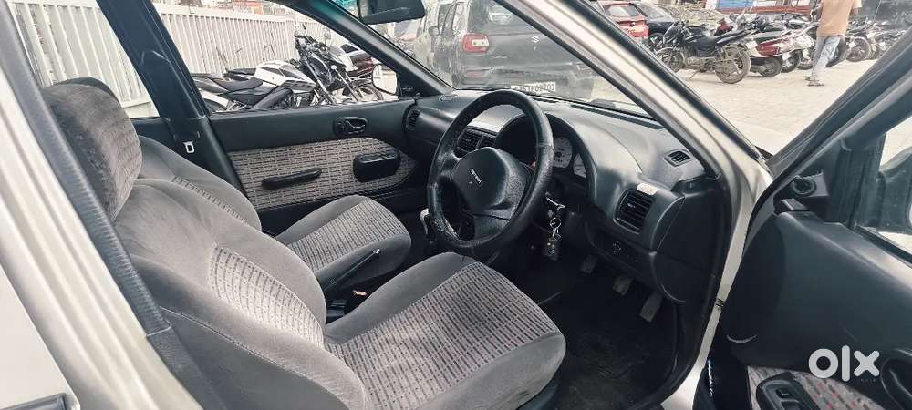 Maruti Suzuki Esteem Lxi 2005 Petrol Manual