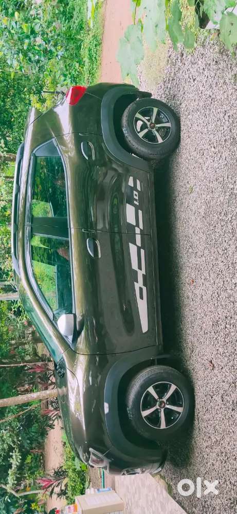 Renault Kwid 2016 Petrol,rxt
Km61000
Company Service 
Central Lock
4do