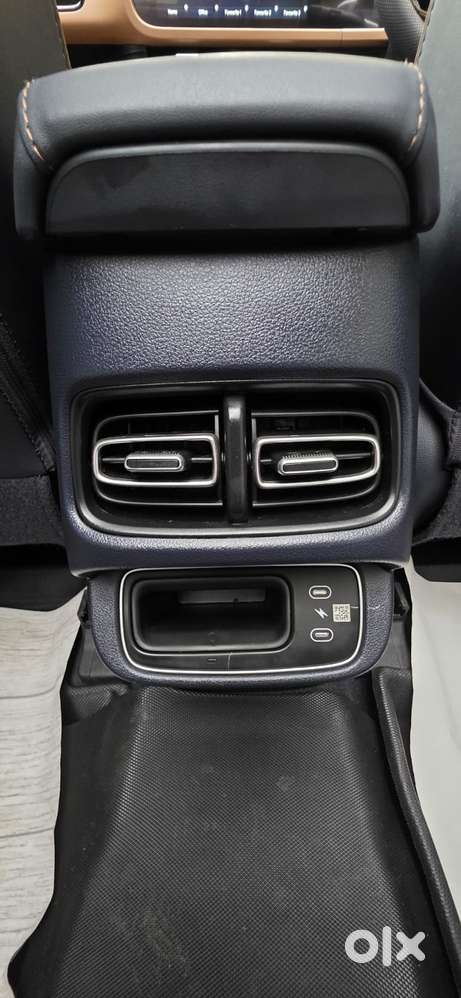 Hyundai Alcazar 1.5 Tdct Signature (o) 7s Petrol, 2025, Petrol