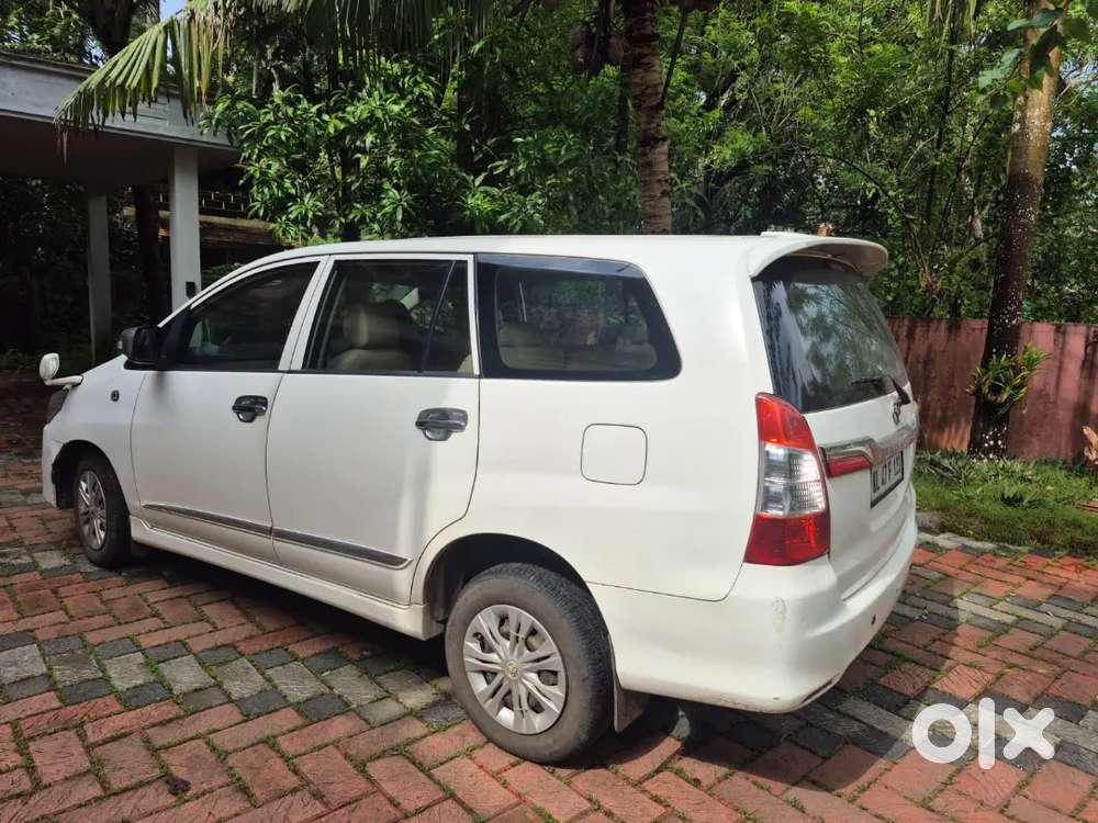 Toyota Innova 2015 October Manual 79800 Km