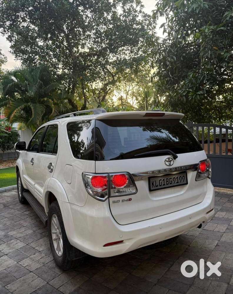 Toyota Fortuner 2012 Diesel 122000 Km Driven