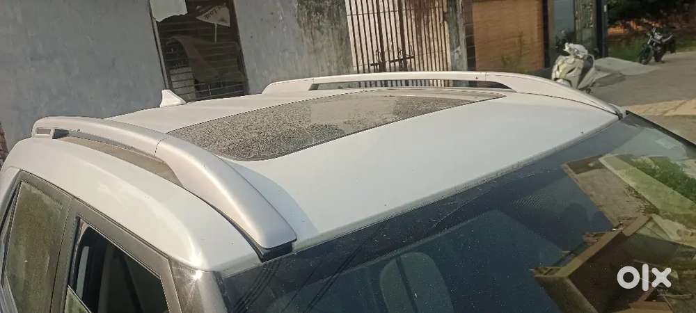 Hyundai Venue 2021 Petrol 76000 Km Driven