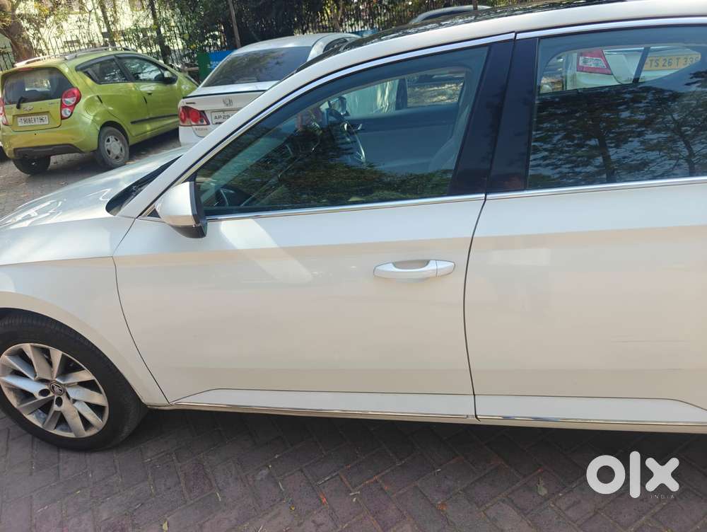 Skoda Superb L&k 2.0 Tdi At, 2017, Diesel