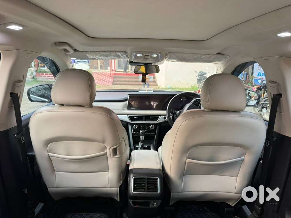 Mahindra Xuv700 Ax7 2022