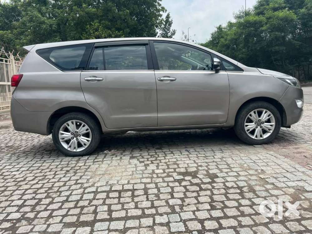 Toyota Innova Crysta 2.8 Z, 2016, Diesel