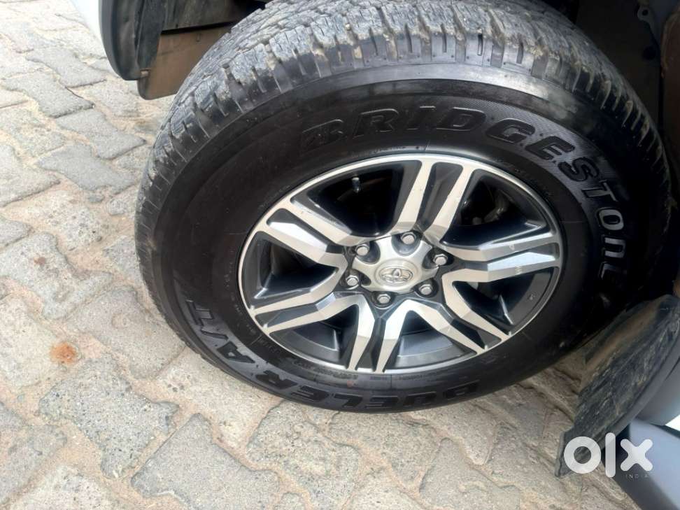 Toyota Fortuner 4x2 At 2.7 Petrol, 2025, Petrol