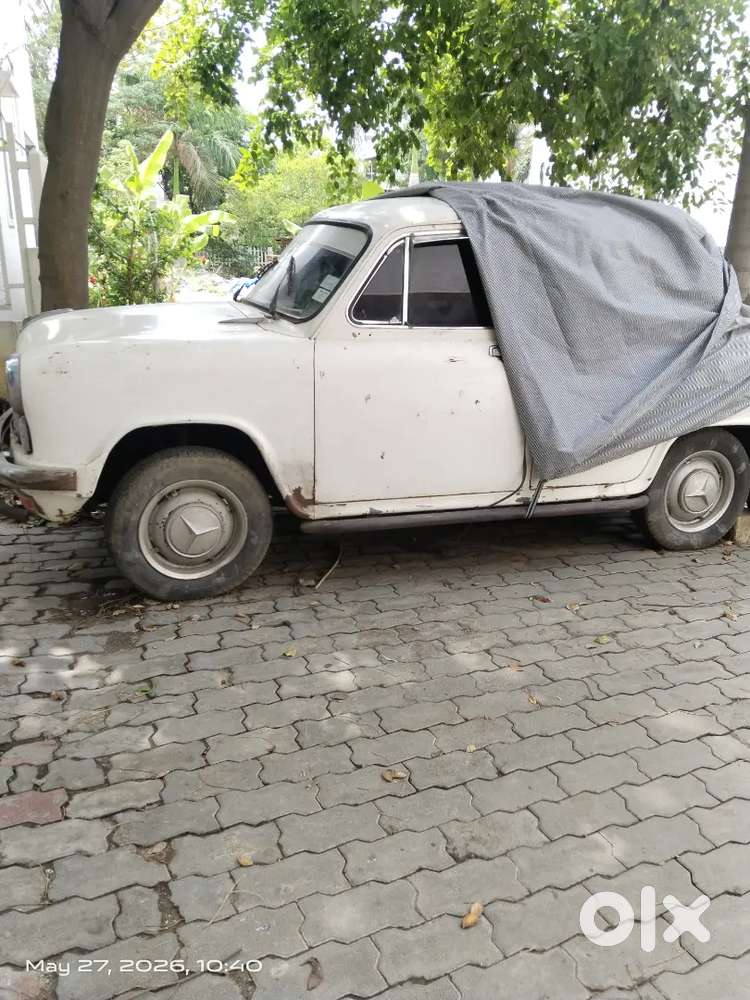 Ambassador Ambassador 1977 Petrol 35000 Km Driven