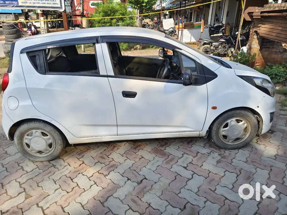 Chevrolet Beat Petrol 2015