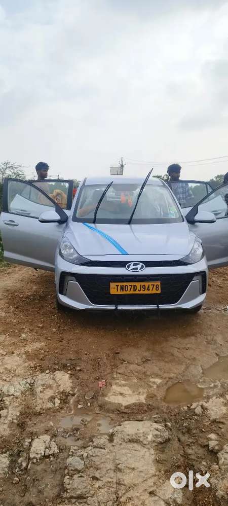 Hyundai Aura 2024 Cng & Hybrids Well Maintained