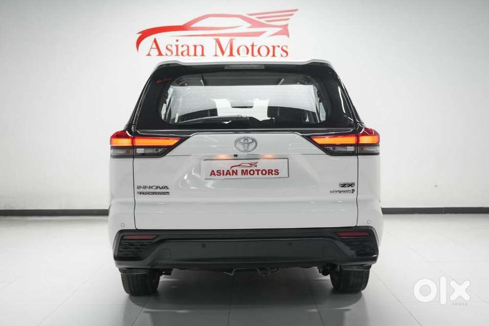 Toyota Innova Hycross 2.0 Zx Hybrid 7 Str, 2023, Petrol