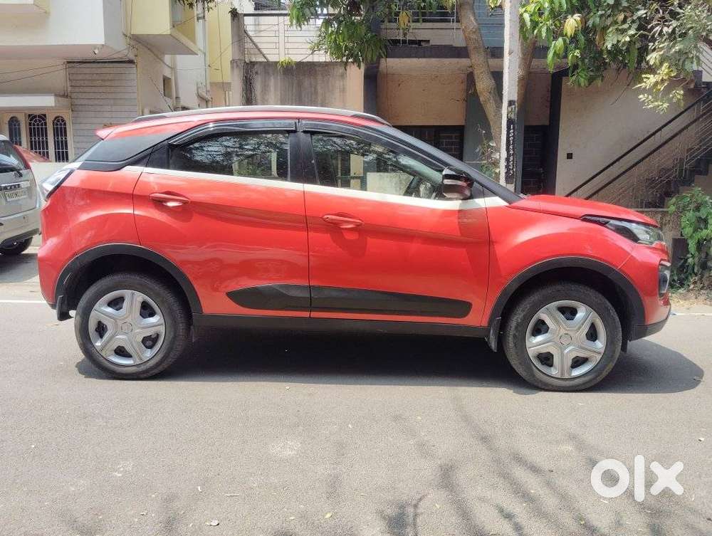 Tata Nexon 1.2 Revotron Xma Amt (s), 2023, Petrol