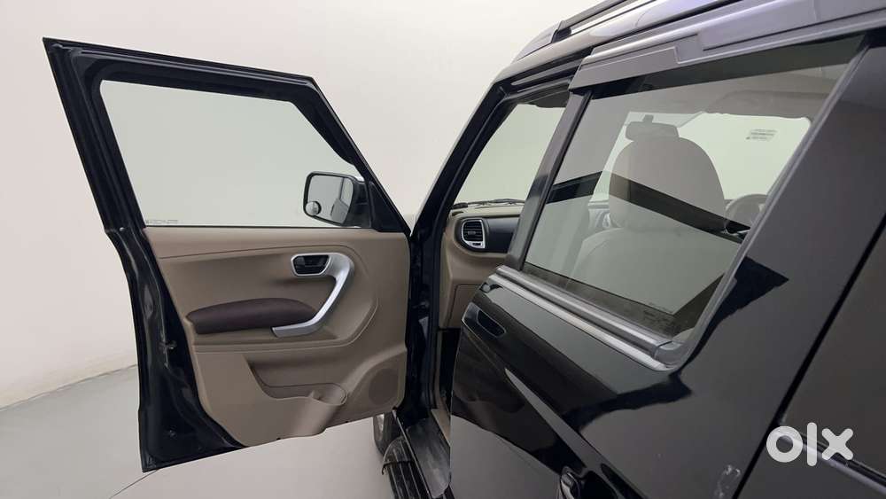 Mahindra Tuv 300 T8, 2016, Diesel