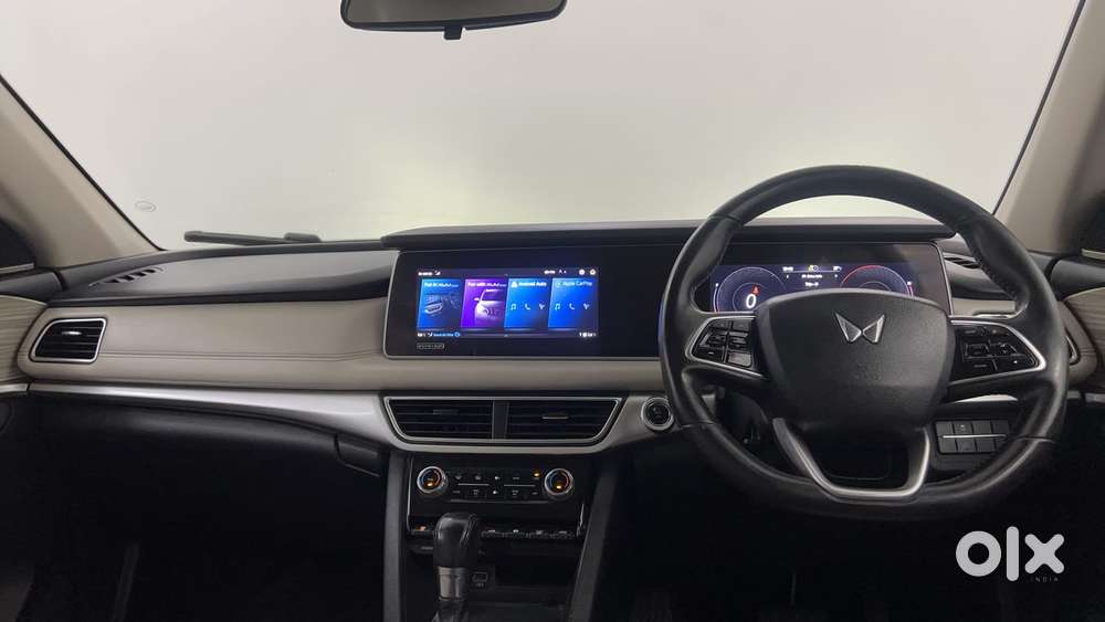 Mahindra Xuv700 2.2 Ax 7 Diesel At Luxury Pack Str, 2021, Diesel
