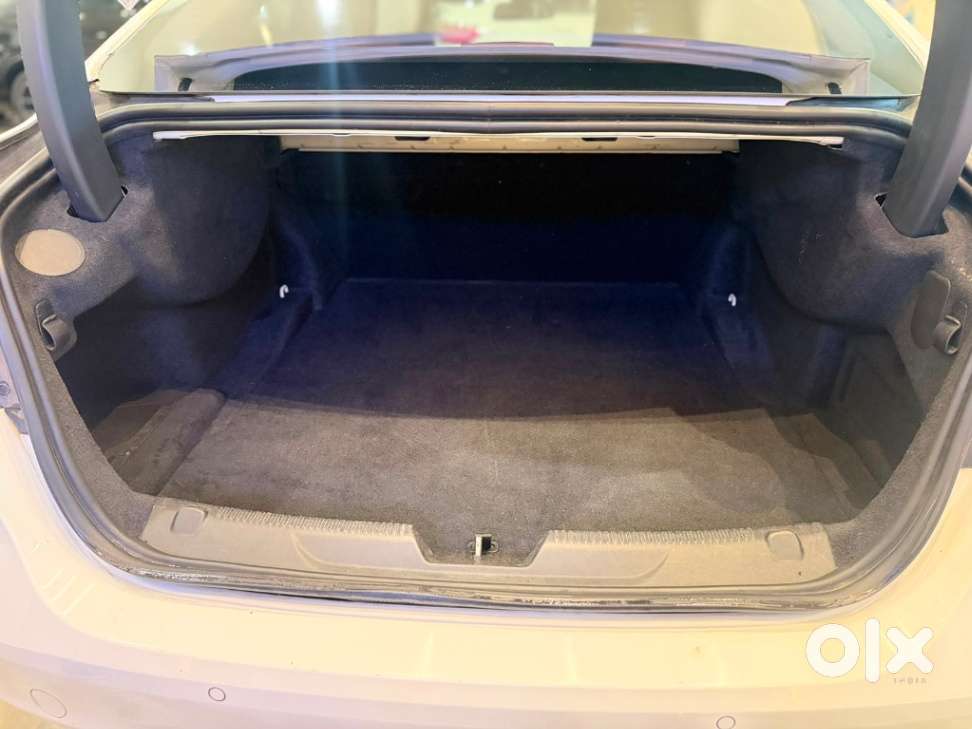 Jaguar Xe Portfolio, 2018, Diesel