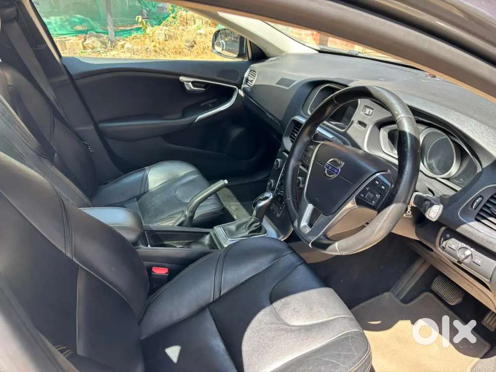 Volvo V40 Cross Country 2016 Diesel 69000 Km Driven