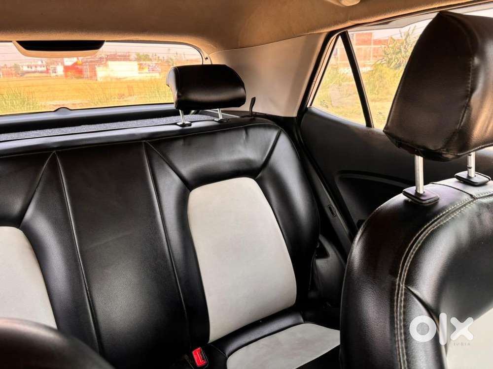 Hyundai Venue 2021 Diesel Showroom  Conditio