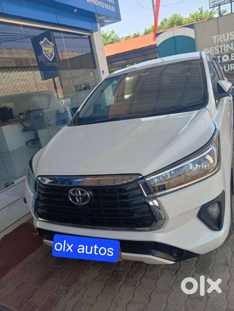 Toyota Innova Crysta 2.4 G Mt 7 Str, 2022, Diesel