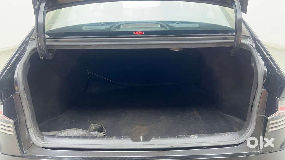 Hyundai Verna 1.5 Sx (o) Turbo Petrol Dct, 2023, Petrol