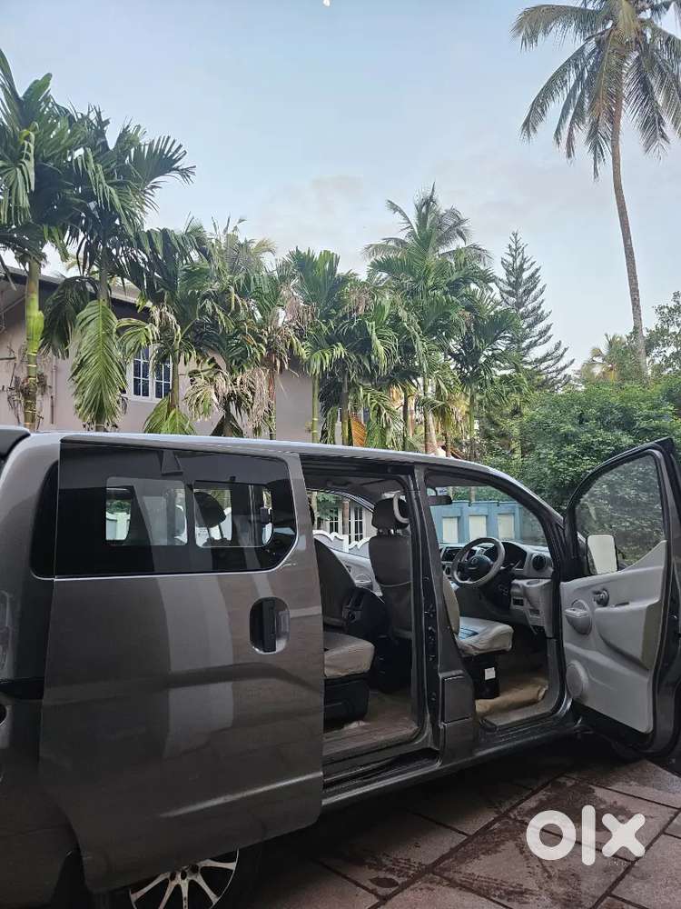 Ashok Leyland Stile/(nissan Evalia Rebadge )