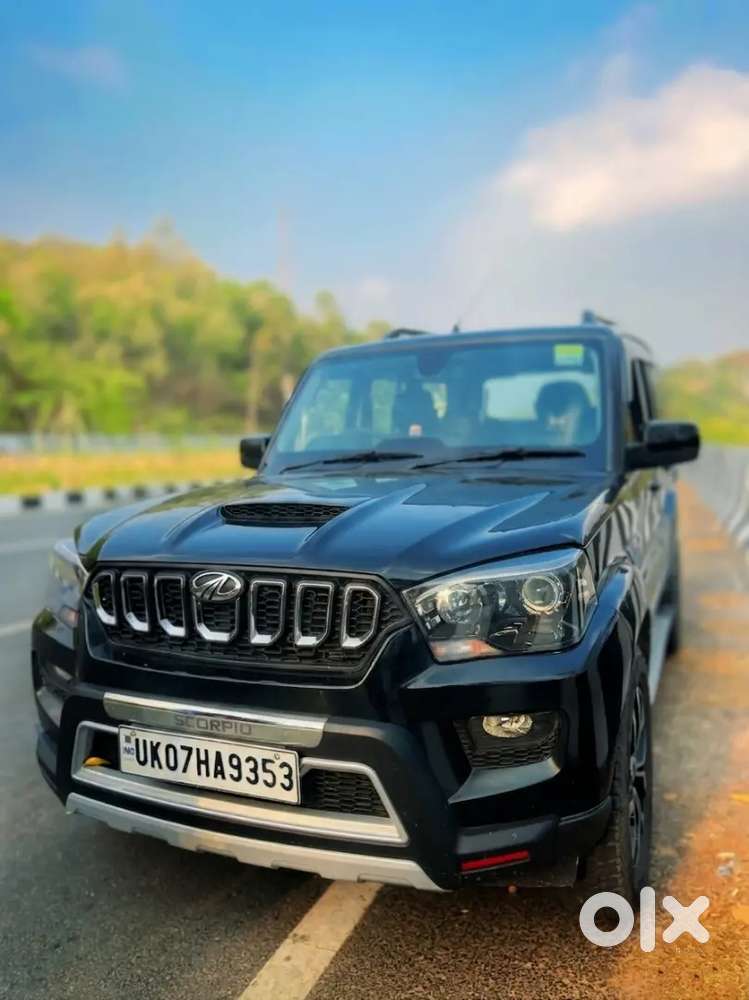 Mahindra Scorpio 2015 Black