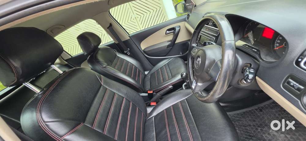 Volkswagen Polo Petrol Highline 1.6l, 2014