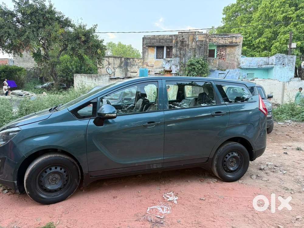 Mahindra Marazzo 2019 Diesel 135000 Km Driven Well Maintained.