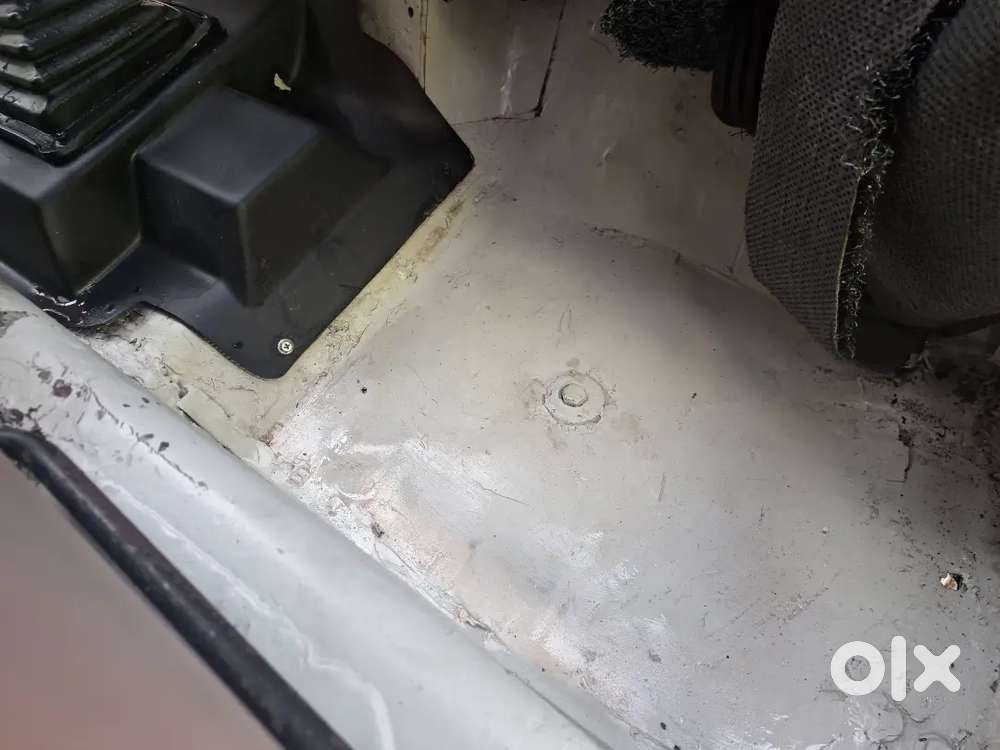 10 സീറ്റ്‌ 1997 Commander 5 Gear For Sale