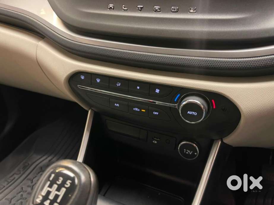 Tata Altroz 1.2 Xz Plus Rtn Dct, 2022, Petrol