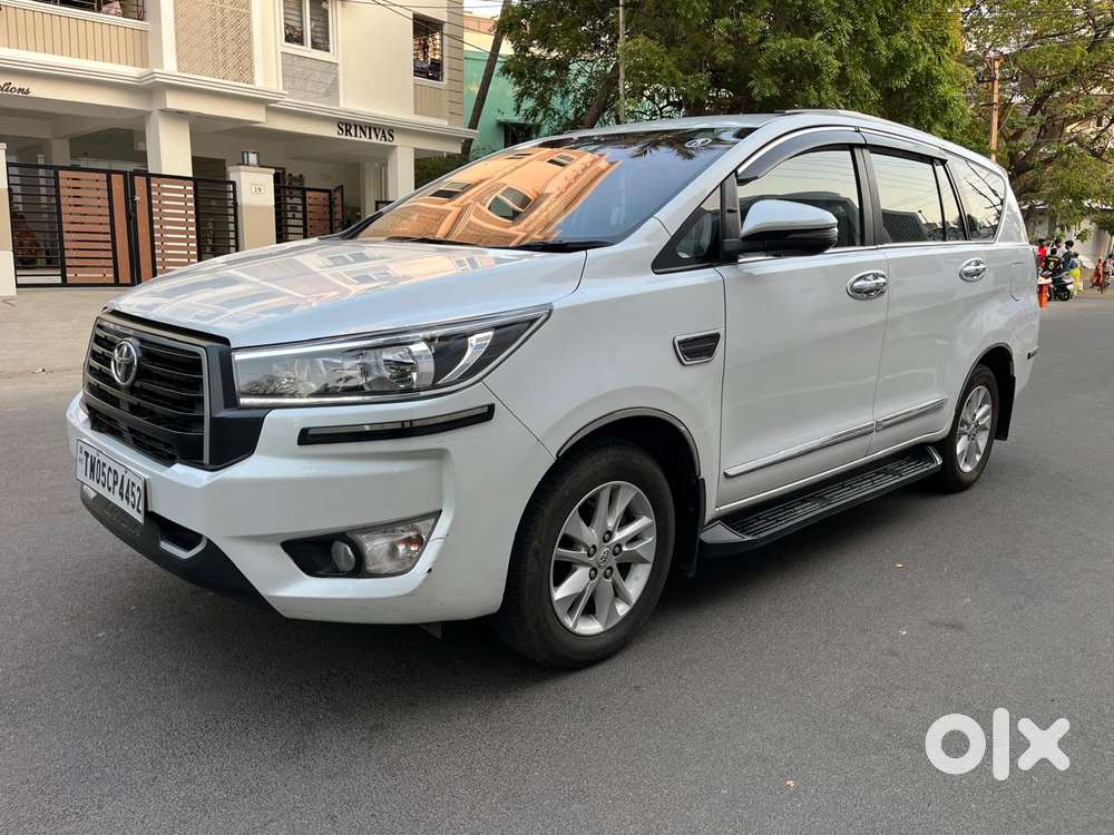 Toyota Innova Crysta 2.4 G Mt 8s, 2023, Diesel