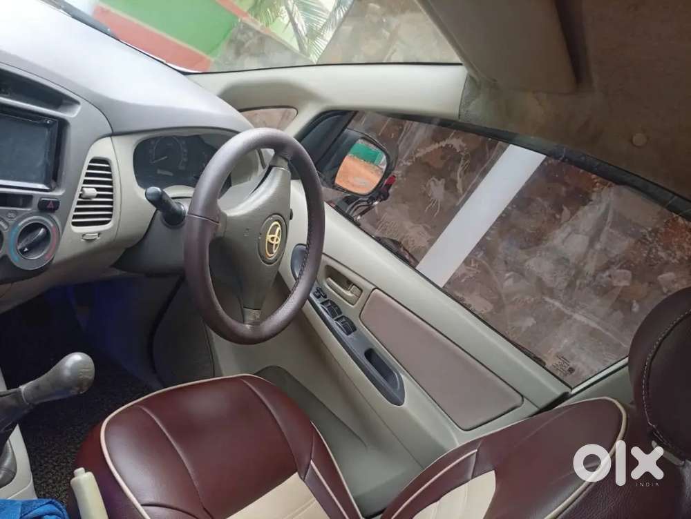 Toyota Innova 2.5 G 2012
