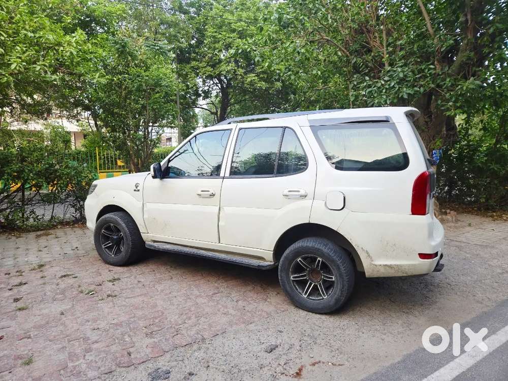 Safari Strome Whit3 Color With Alloys 1st Owner Top Model