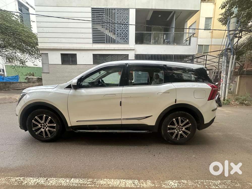 Mahindra Xuv700 2.0 Ax 7 Petrol Mt Str, 2022, Petrol