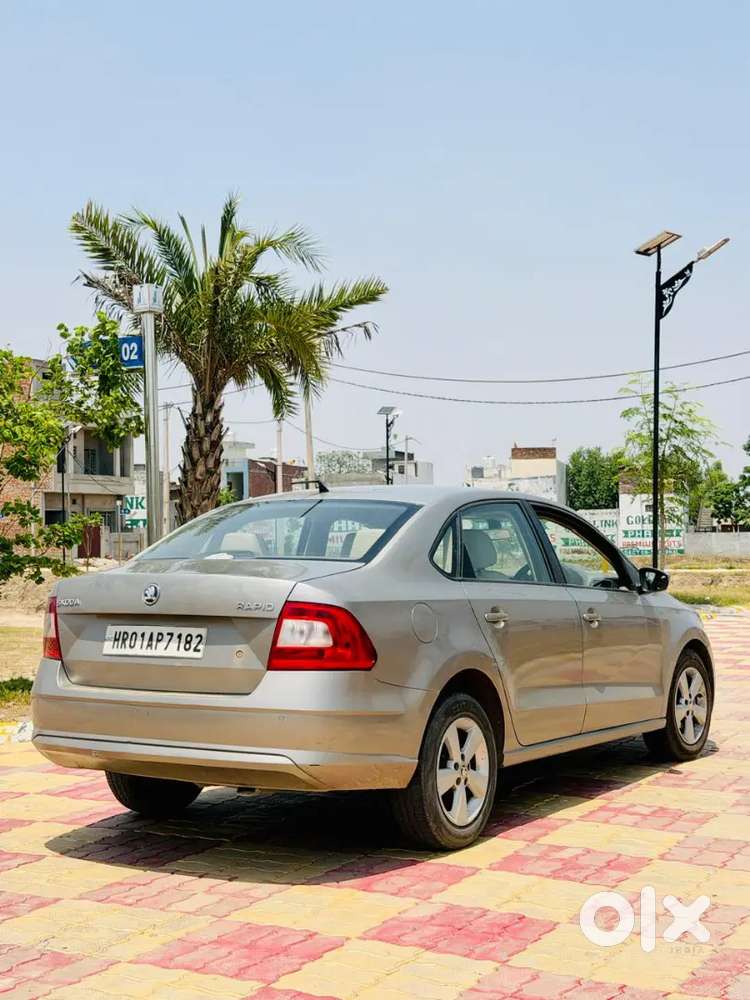 Skoda Rapid 2016 Diesel Well Maintained With New Tyre,valid Insurance.