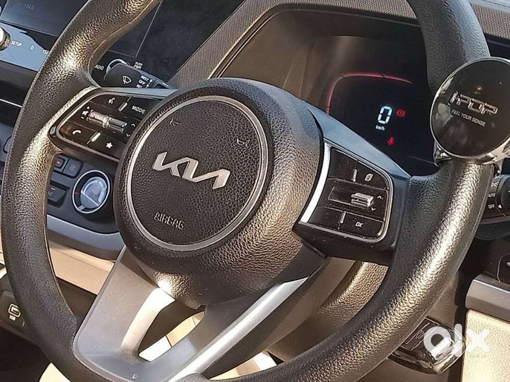 Kia Carens G 1.5 6mt Premium (o) 7-seater, 2023, Petrol