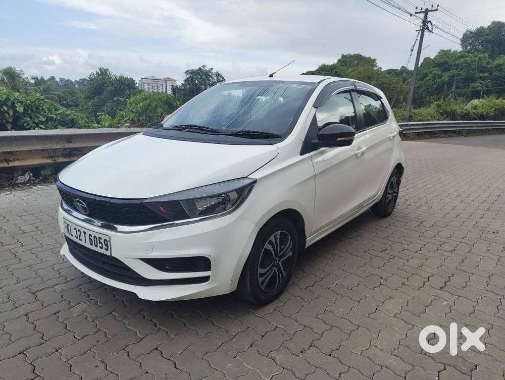 Tata Tiago 1.2 Revotron Xt (o), 2022, Petrol